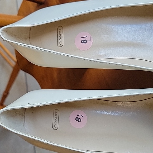Women's Vintage Coach Beige Shoes - Picture 3 of 8